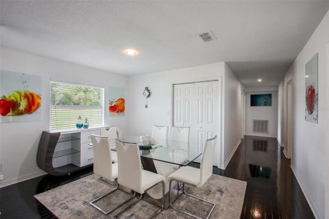 Casa en venta en Dade City, Florida, 3 dormitorios, 241.55 m2 № 1539134 - foto 11