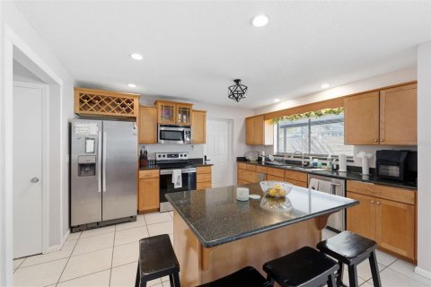 House in Temple Terrace, Florida 4 bedrooms, 228.63 sq.m. № 2220558 - photo 16
