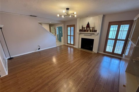 House in Temple Terrace, Florida 4 bedrooms, 228.63 sq.m. № 2220558 - photo 19