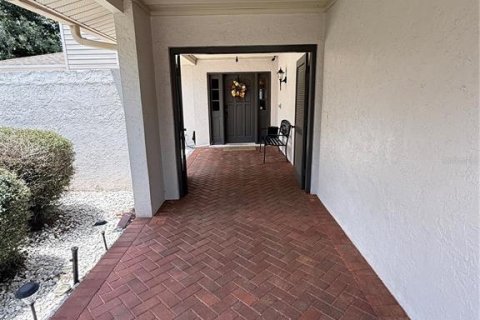 House in Temple Terrace, Florida 4 bedrooms, 228.63 sq.m. № 2220558 - photo 5