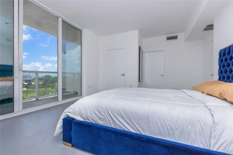 Condo in Miami, Florida, 2 bedrooms  № 2065891 - photo 11