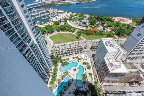 Condo in Miami, Florida, 2 bedrooms  № 2065891 - photo 26