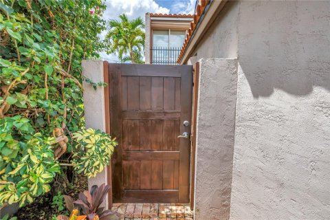 Condominio en venta en Sarasota, Florida, 2 dormitorios, 159.88 m2 № 1801928 - foto 3
