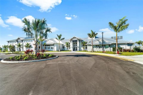 Villa ou maison à louer à Bradenton, Floride: 2 chambres, 131.64 m2 № 1851307 - photo 6