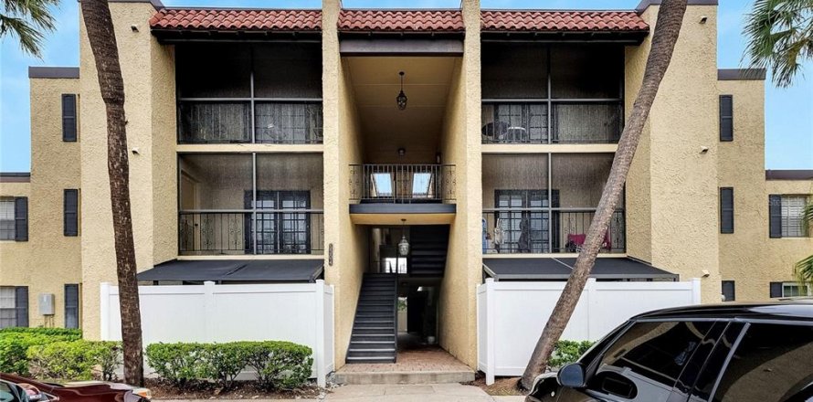 Condominio en Tampa, Florida, 1 dormitorio  № 1909412
