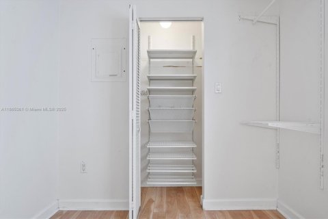 Copropriété à vendre à Miami Beach, Floride: 1 chambre, 41.81 m2 № 1897822 - photo 18