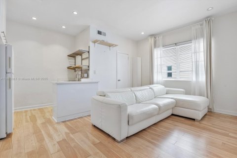 Copropriété à vendre à Miami Beach, Floride: 1 chambre, 41.81 m2 № 1897822 - photo 3