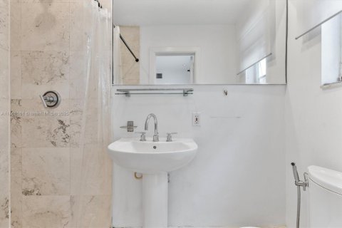 Copropriété à vendre à Miami Beach, Floride: 1 chambre, 41.81 m2 № 1897822 - photo 10