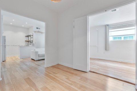 Copropriété à vendre à Miami Beach, Floride: 1 chambre, 41.81 m2 № 1897822 - photo 20