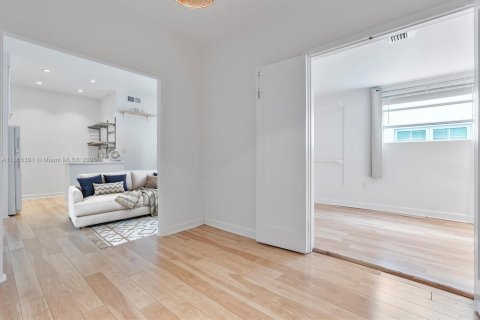 Copropriété à vendre à Miami Beach, Floride: 1 chambre, 41.81 m2 № 1897822 - photo 19