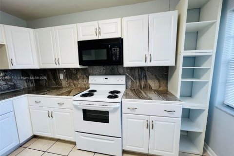 Copropriété à louer à Hallandale Beach, Floride: 1 chambre, 58.99 m2 № 1945596 - photo 10