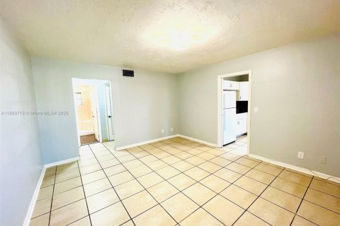 Copropriété à louer à Hallandale Beach, Floride: 1 chambre, 58.99 m2 № 1945596 - photo 5