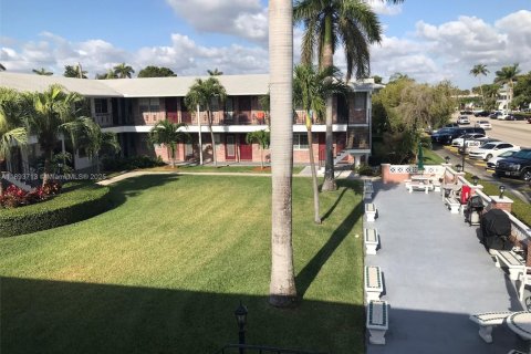 Copropriété à louer à Hallandale Beach, Floride: 1 chambre, 58.99 m2 № 1945596 - photo 2