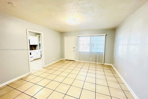 Copropriété à louer à Hallandale Beach, Floride: 1 chambre, 58.99 m2 № 1945596 - photo 6
