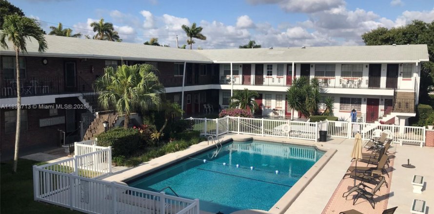 Condo à Hallandale Beach, Floride, 1 chambre  № 1945596