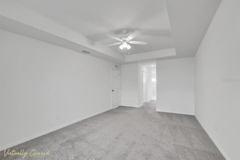 House in Cape Coral, Florida 4 bedrooms, 173.36 sq.m. № 2329406 - photo 10