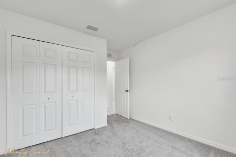 House in Cape Coral, Florida 4 bedrooms, 173.36 sq.m. № 2329406 - photo 16