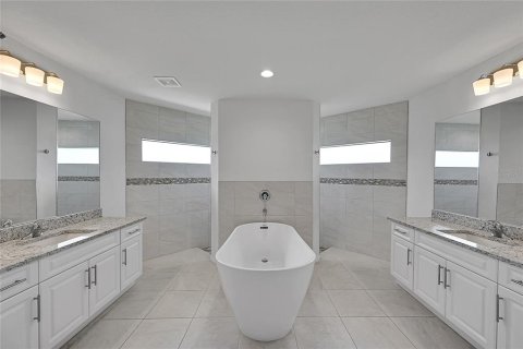 House in Cape Coral, Florida 4 bedrooms, 173.36 sq.m. № 2329406 - photo 11