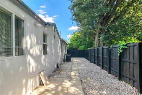 Villa ou maison à vendre à Miami, Floride: 3 chambres, 98.48 m2 № 2059980 - photo 6