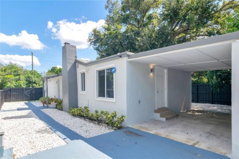 Villa ou maison à vendre à Miami, Floride: 3 chambres, 98.48 m2 № 2059980 - photo 4