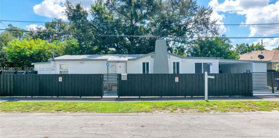 Villa ou maison à Miami, Floride 3 chambres, 98.48 m2 № 2059980