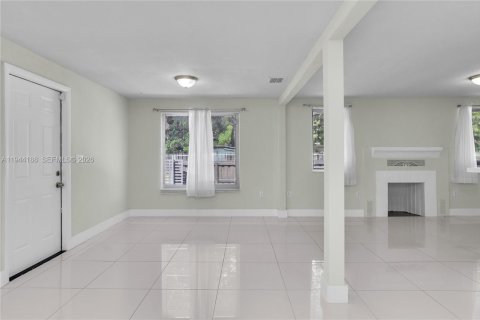 Villa ou maison à vendre à Miami, Floride: 3 chambres, 98.48 m2 № 2059980 - photo 15