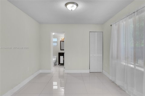 Villa ou maison à vendre à Miami, Floride: 3 chambres, 98.48 m2 № 2059980 - photo 23