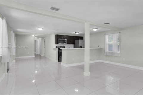 Villa ou maison à vendre à Miami, Floride: 3 chambres, 98.48 m2 № 2059980 - photo 18