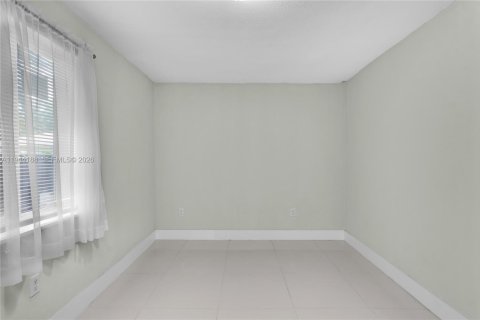 Villa ou maison à vendre à Miami, Floride: 3 chambres, 98.48 m2 № 2059980 - photo 20