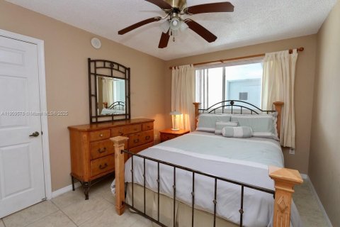 Condo in Sunny Isles Beach, Florida, 2 bedrooms  № 2082154 - photo 17