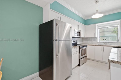 Купить кондоминиум в Холливуд, Флорида 2 спальни, 99.87м2, № 2089778 - фото 8