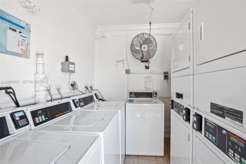 Купить кондоминиум в Холливуд, Флорида 2 спальни, 99.87м2, № 2089778 - фото 21