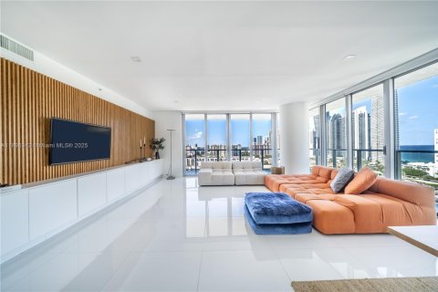 Copropriété à vendre à Sunny Isles Beach, Floride: 3 chambres, 175.77 m2 № 1950310 - photo 9