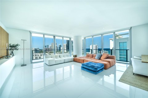 Copropriété à vendre à Sunny Isles Beach, Floride: 3 chambres, 175.77 m2 № 1950310 - photo 8