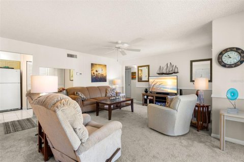 Copropriété à vendre à Palm Harbor, Floride: 2 chambres, 102.56 m2 № 2416649 - photo 3
