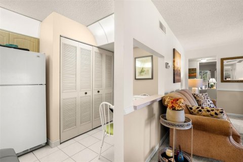 Copropriété à vendre à Palm Harbor, Floride: 2 chambres, 102.56 m2 № 2416649 - photo 13