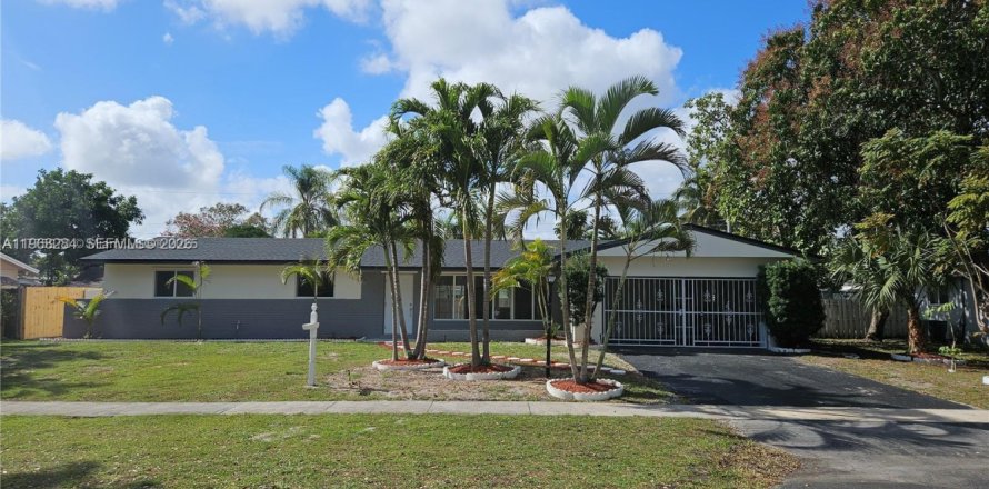 Villa ou maison à Plantation, Floride 4 chambres, 154.96 m2 № 2029383