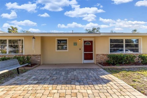 House in Ormond Beach, Florida 3 bedrooms, 240.9 sq.m. № 1514754 - photo 3