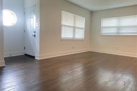 House in Orlando, Florida 3 bedrooms, 120.77 sq.m. № 1735511 - photo 7