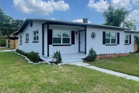 House in Orlando, Florida 3 bedrooms, 120.77 sq.m. № 1735511 - photo 1
