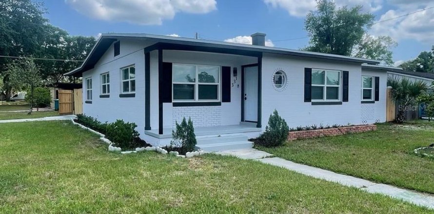 House in Orlando, Florida 3 bedrooms, 120.77 sq.m. № 1735511