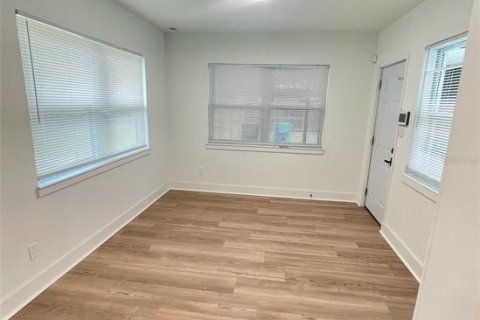 House in Orlando, Florida 3 bedrooms, 120.77 sq.m. № 1735511 - photo 14
