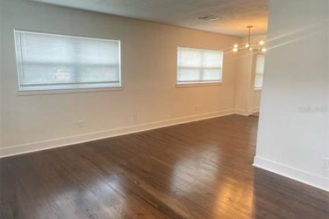 House in Orlando, Florida 3 bedrooms, 120.77 sq.m. № 1735511 - photo 5