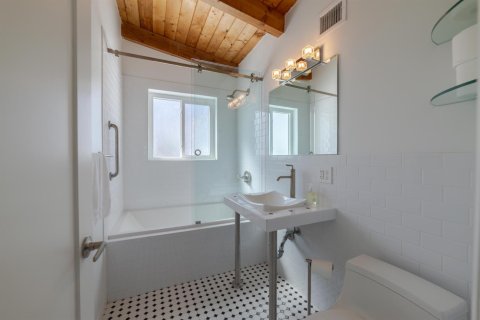 House in Fort Lauderdale, Florida 2 bedrooms, 157.1 sq.m. № 2176394 - photo 10