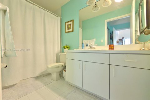 Villa ou maison à vendre à Miami, Floride: 3 chambres, 111.67 m2 № 2054372 - photo 21