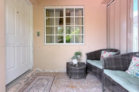 Villa ou maison à vendre à Miami, Floride: 3 chambres, 111.67 m2 № 2054372 - photo 5