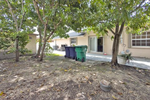 Villa ou maison à vendre à Miami, Floride: 3 chambres, 111.67 m2 № 2054372 - photo 25