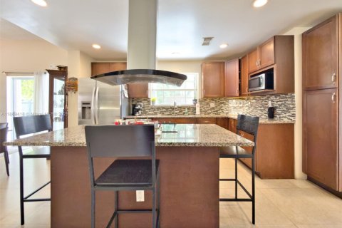 Villa ou maison à vendre à Miami, Floride: 3 chambres, 111.67 m2 № 2054372 - photo 11