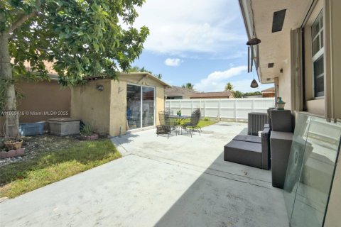 Villa ou maison à vendre à Miami, Floride: 3 chambres, 111.67 m2 № 2054372 - photo 28