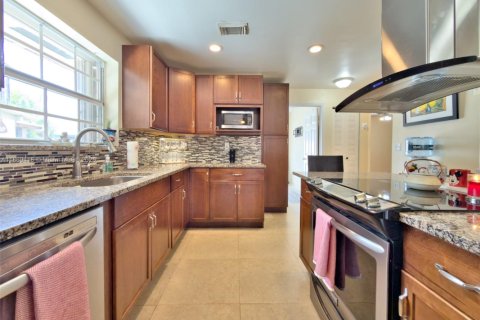 Villa ou maison à vendre à Miami, Floride: 3 chambres, 111.67 m2 № 2054372 - photo 10